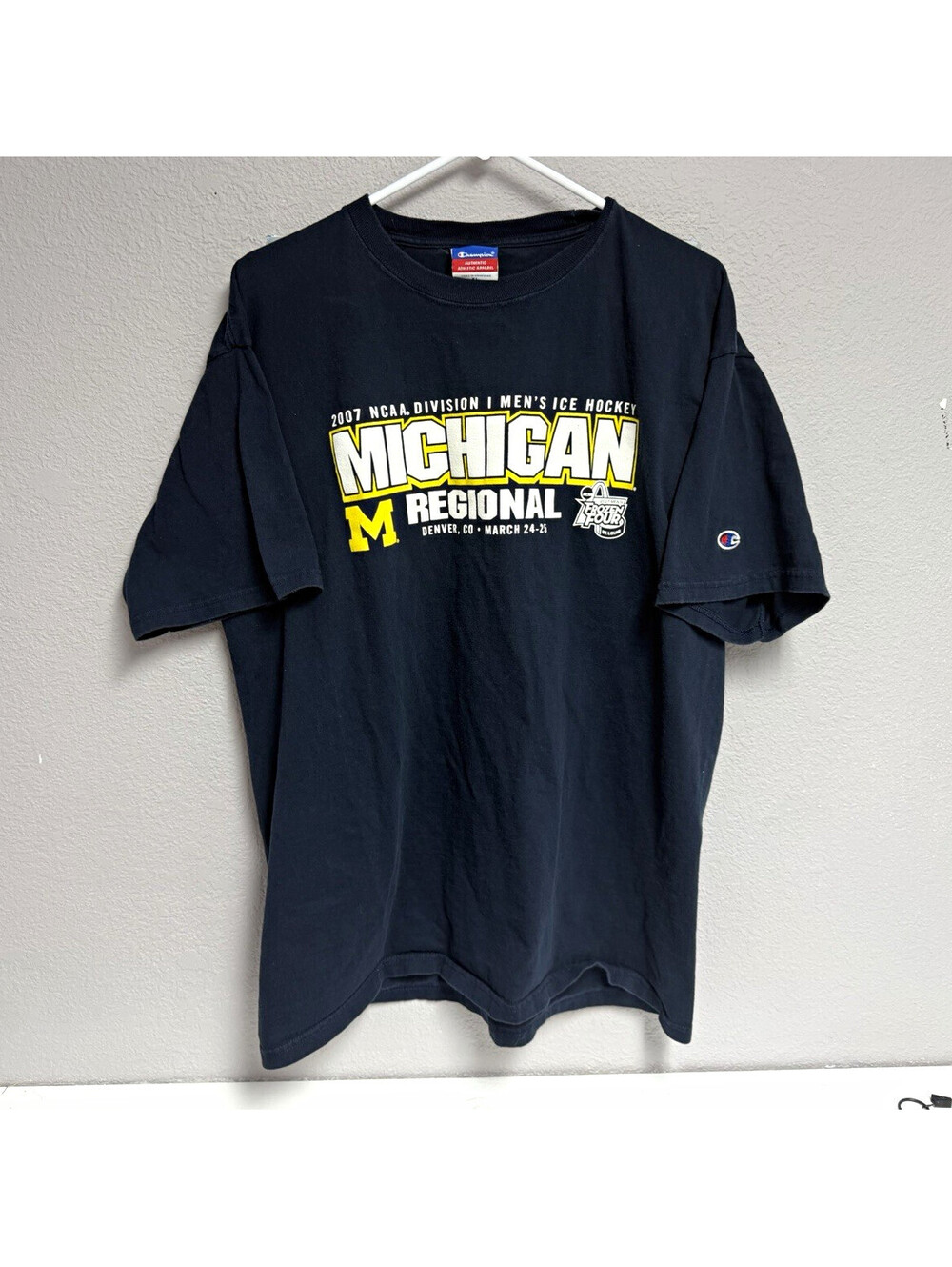 Vintage Champion Michigan Wolverines 2007 NCAA Frozen Four / Ice Hockey Shirt XL